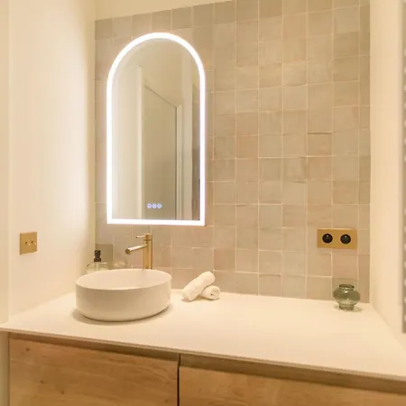 Hyper Centre, Balcon, 5min De La Plage, Ac