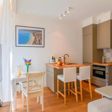 Hyper Centre, Balcon, 5min De La Plage, Ac Apartman *