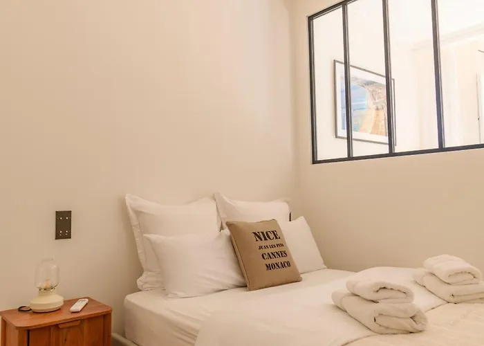 Hyper Centre, Balcon, 5min De La Plage, Ac Appartement